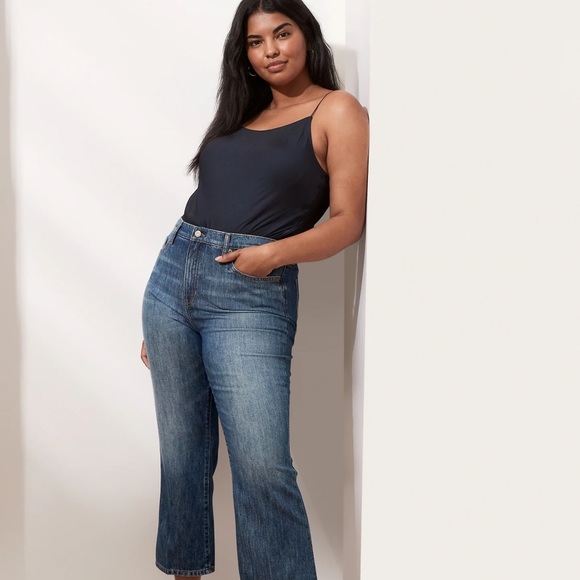 Banana Republic High-Rise cropped flare jeans gently worn - Picture 5 of 7